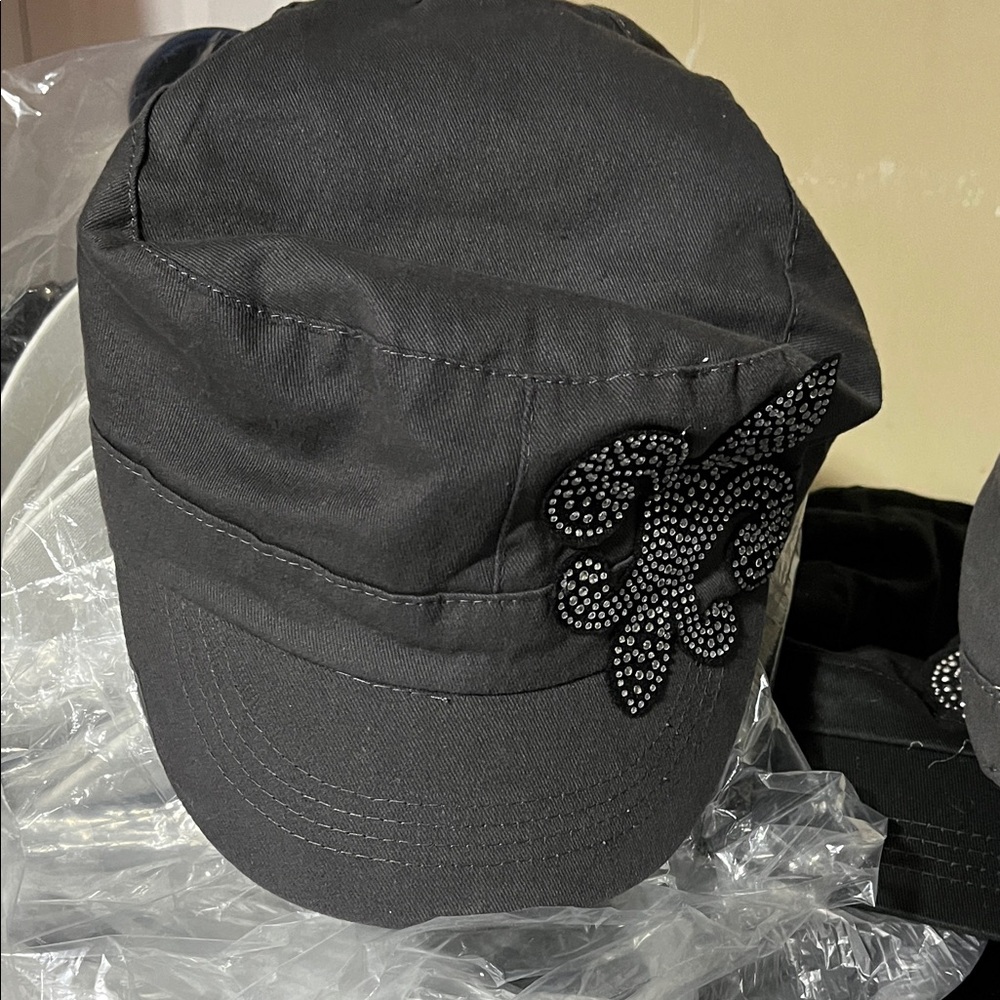 D&Y Grey Hat with Rhinestone Fleur-de-Lis